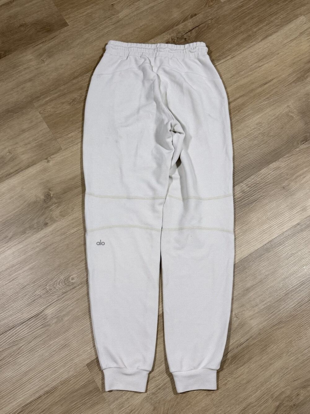 Alo Yoga Micro Waffle Fireside Sweatpant Womens XS Bone Cream Knit Jogger
